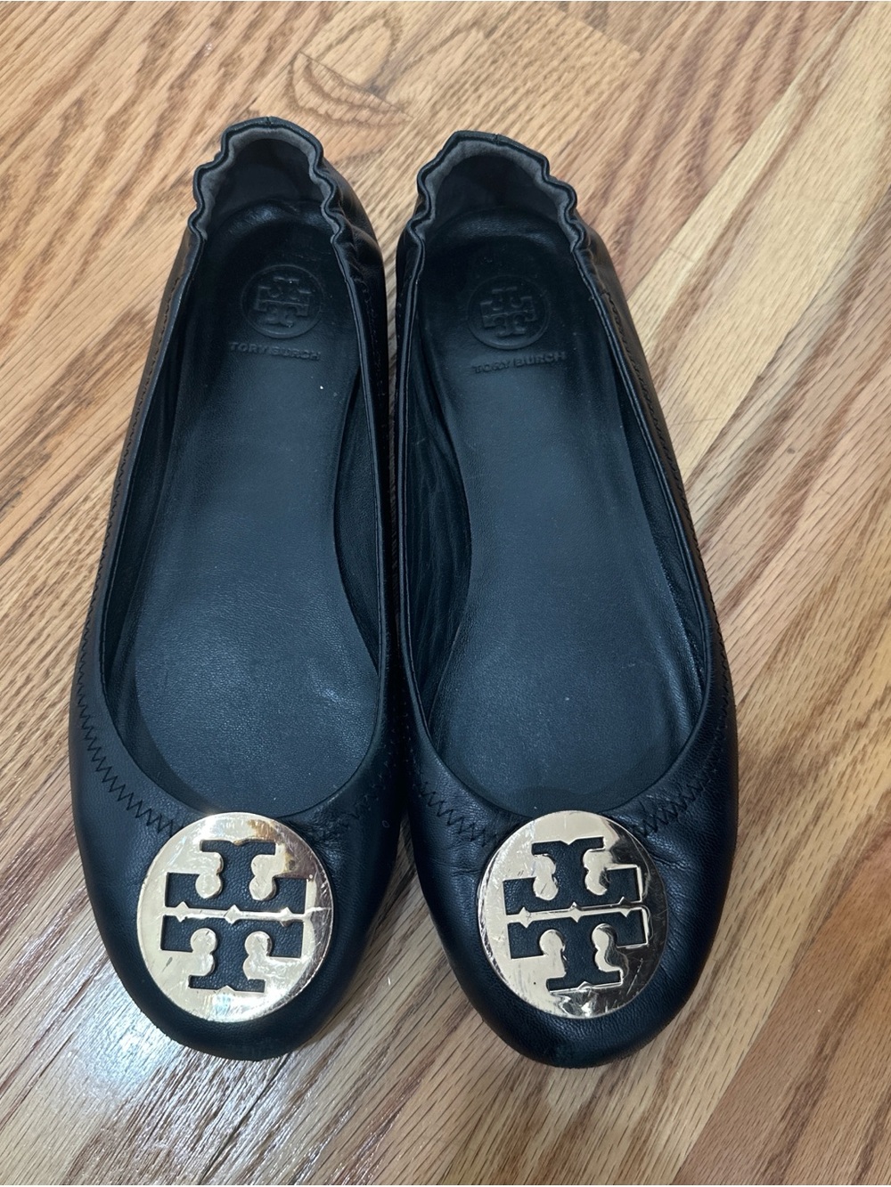 Tory Burch Black Leather Reva Ballet Flats with Gold Logo - Picture 3 of 8